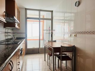 Location Appartement  Avenida xoan carlos i. Piso alquiler en o burgo