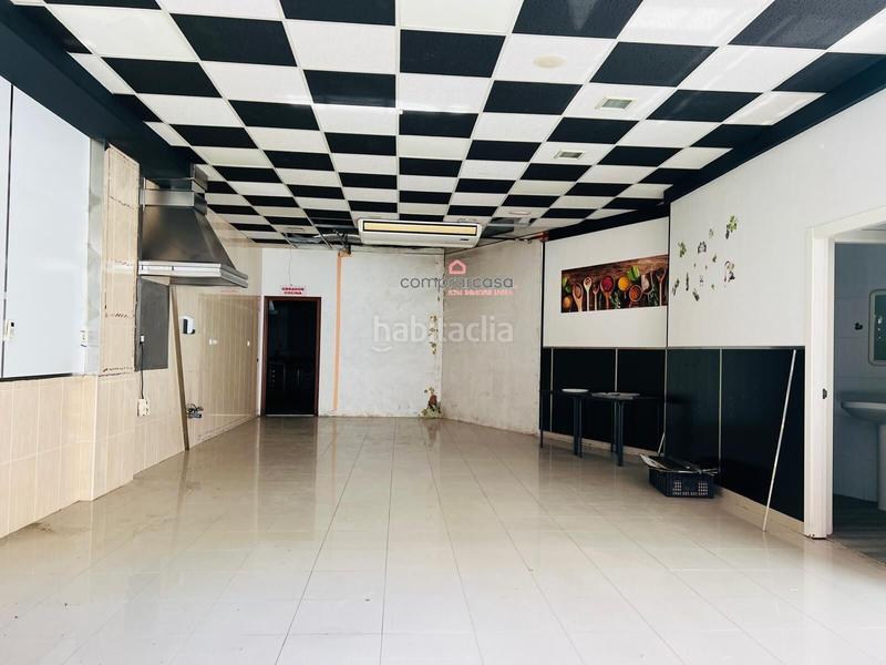 Foto e4eb3fb5-f3ea-48b2-bb3e-cd8383b58d7b. Location local commercial dans Cambre