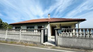 Maison à Calle de álvaro cunqueiro 2. Espectacular chalet con vistas a la ría del burgo