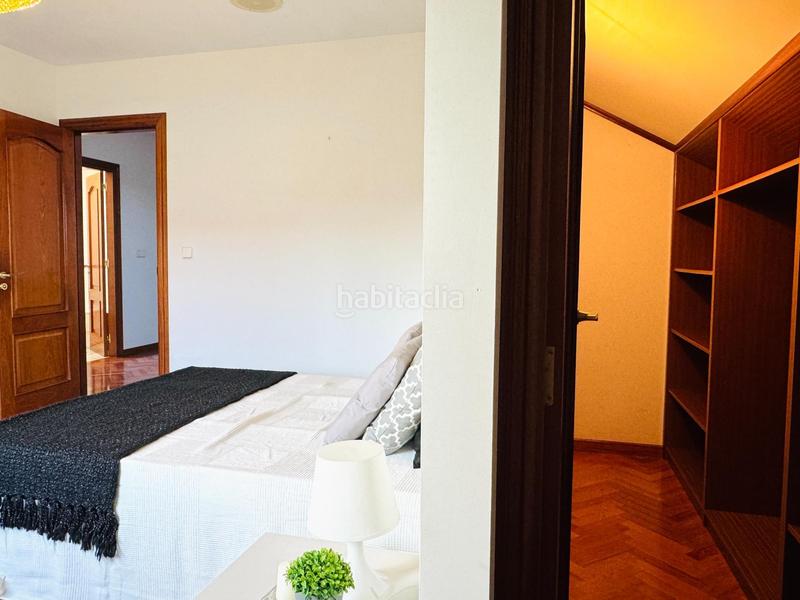 Foto f2f180d5-25c0-46df-86f2-f4147dab9359. Casa amb calefacció aparcament piscina a Bergondo