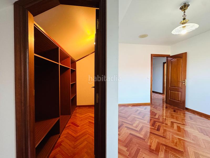 Foto faaaa8dd-30de-441b-9678-43ec6bde4c18. Casa amb calefacció aparcament piscina a Bergondo