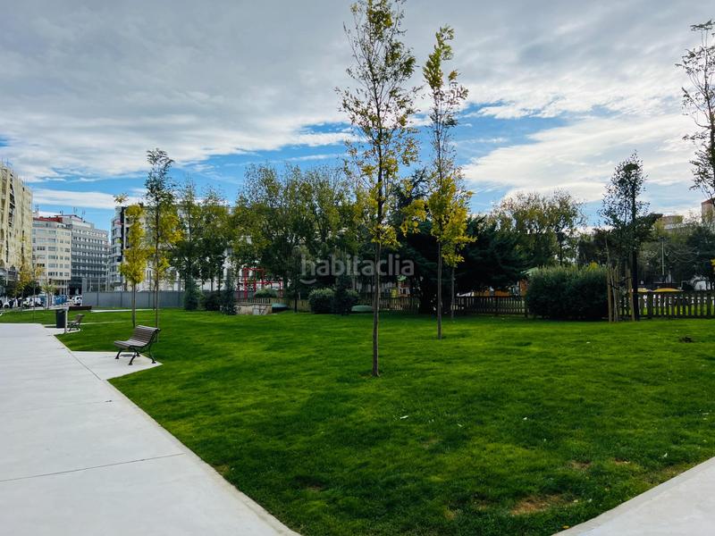 Foto a9f5b710-ab9a-4057-b0e7-654fe4f1a7a0. Pis a Riazor - Visma Coruña (A)