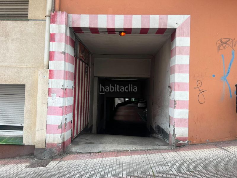 Foto 71eca4df-0a0d-4227-a53c-a878c5302c80. Aparcament cotxe a calle de la constitución 37 a Cambre