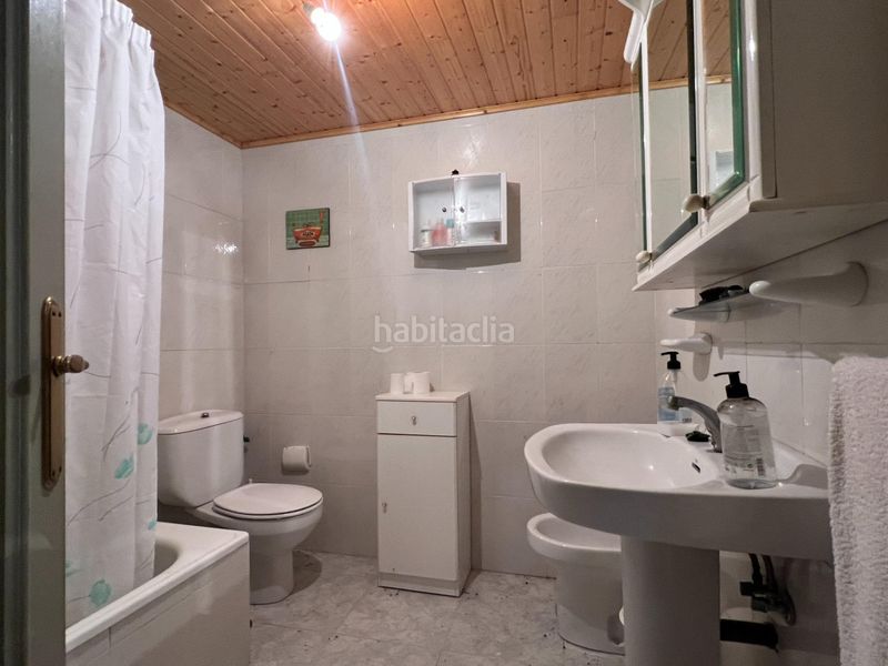 Foto 6406e4fb-d931-4147-abae-10b2e45822ea. Casa aparellada amb aparcament a Cambre