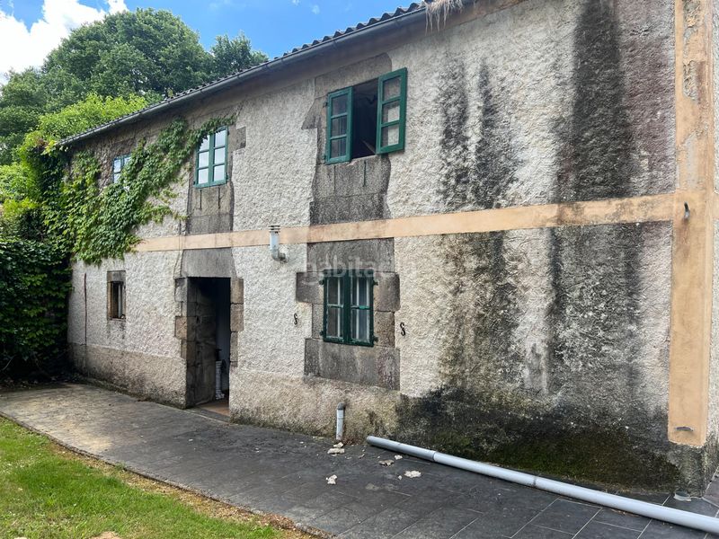 Foto a9a39297-9187-4e16-b18c-5589b1d9e1e5. Casa aparellada amb aparcament a Cambre