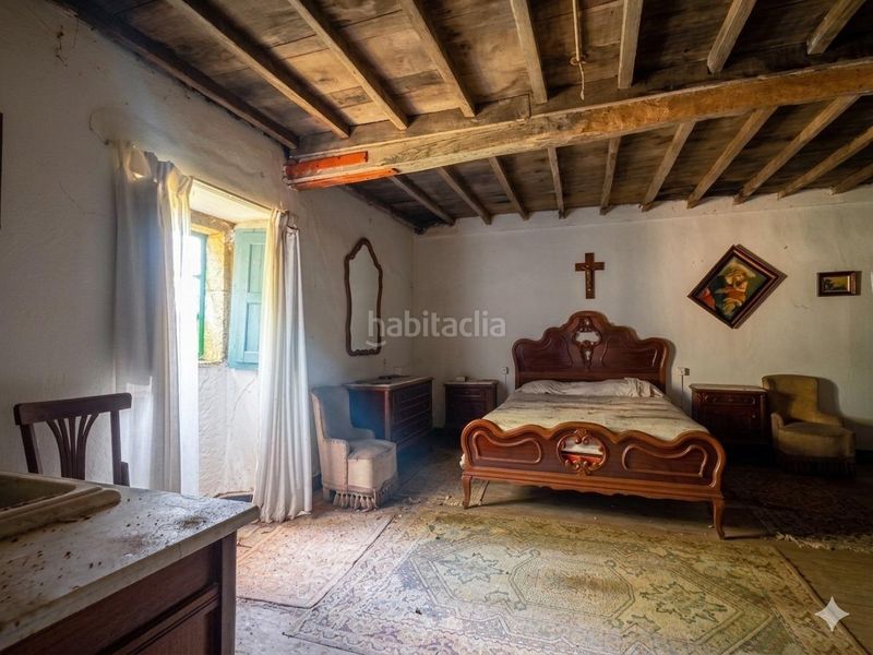 Foto ada12e54-1d9c-40ee-9169-4e881e6caf32. Casa aparellada amb aparcament a Cambre