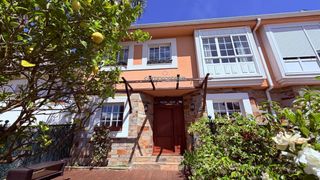 Casa adossada  Loureiro. Chalet adosado en san pedro de nos con piscina y padel.