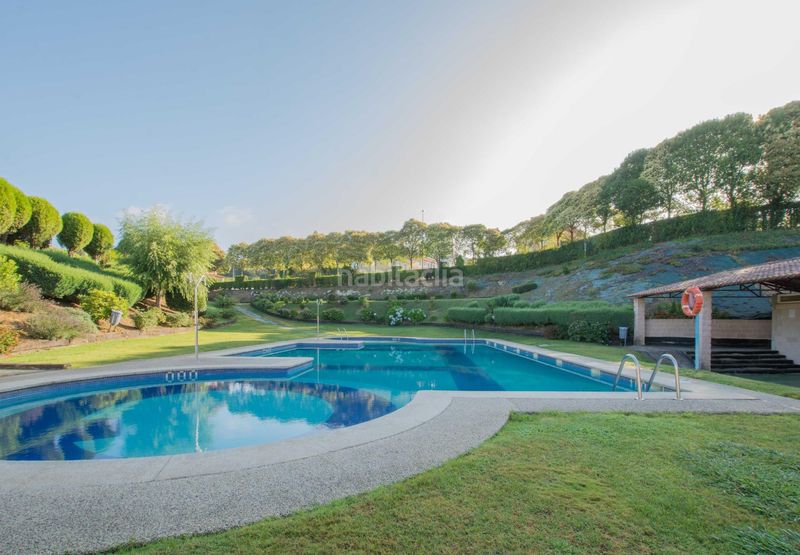 Foto a364e499-f269-40c2-8781-7675293cc570. Casa adossada amb calefacció aparcament piscina a Oleiros