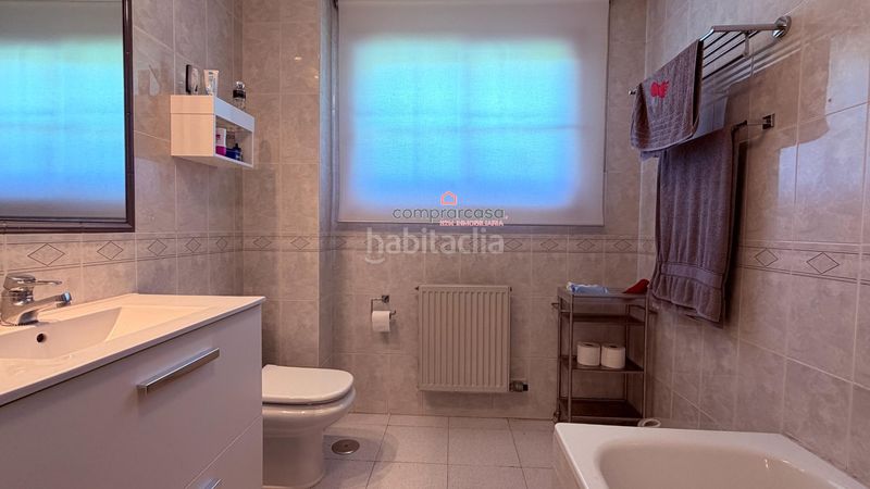Foto e427b670-9eac-49e4-9f6c-a79faf4d6b67. Casa adossada amb calefacció aparcament piscina a Oleiros