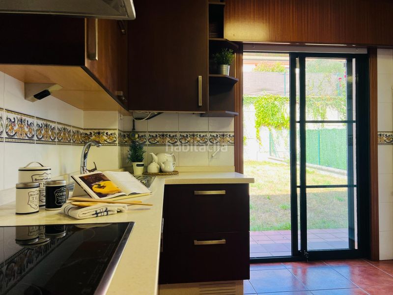 Foto e0876468-0229-493d-86df-a67dd99ce2d4. Casa adosada chalet adosado en lA Zapateira en A Zapateira Culleredo