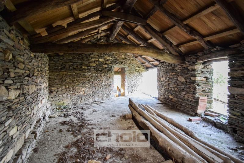 Foto 270ac896-c4d0-4f56-8ad6-d79ebb1ba56a. Maison dans Outeiro de Rei