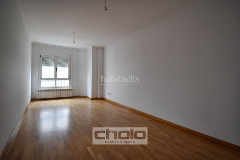 Foto 46e2b6ed-ca0b-46cc-a1bb-0dc834c60363. Appartamento con riscaldamento parcheggio in A Milagrosa Lugo