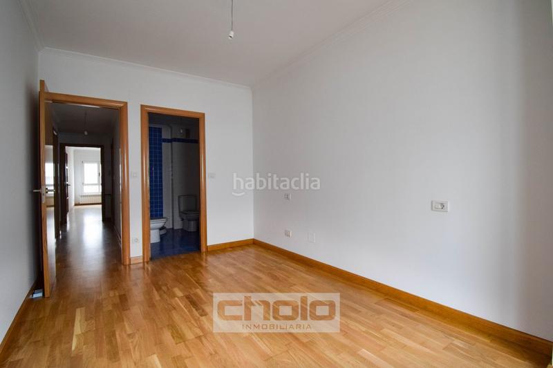 Foto b654d215-f859-4f24-b0e1-eb9c3222140b. Appartamento con riscaldamento parcheggio in A Milagrosa Lugo