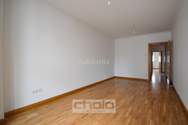 Foto b7dabc0c-baaf-458e-b2f9-e39a1a6a6bd1. Appartamento con riscaldamento parcheggio in A Milagrosa Lugo