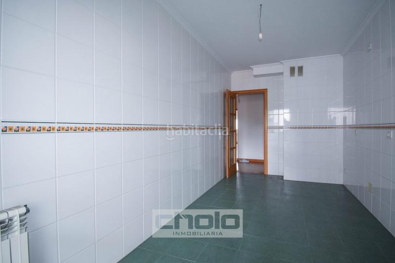 Foto f65364a2-ff42-4427-8c65-056eb5160b19. Appartamento con riscaldamento parcheggio in A Milagrosa Lugo