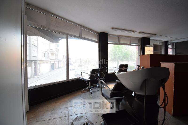 Foto 2a7e245f-52ef-49a4-b28a-e0a27368b074. Alquiler local comercial  en esquina acondicionado para peluquería próximo a calle orense con más de 13 m. de frente a calle, con mucha visi en Lugo