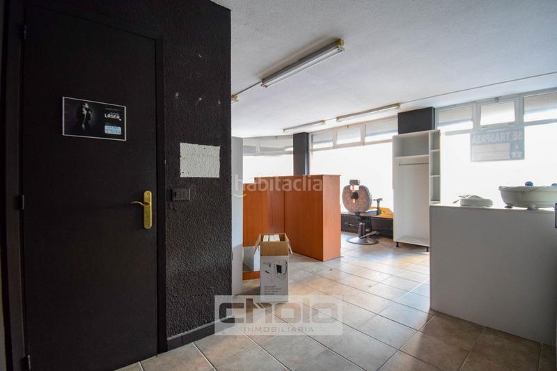 Foto 2eb3bb44-c357-4c96-8de9-52b8668ced33. Alquiler local comercial  en esquina acondicionado para peluquería próximo a calle orense con más de 13 m. de frente a calle, con mucha visi en Lugo