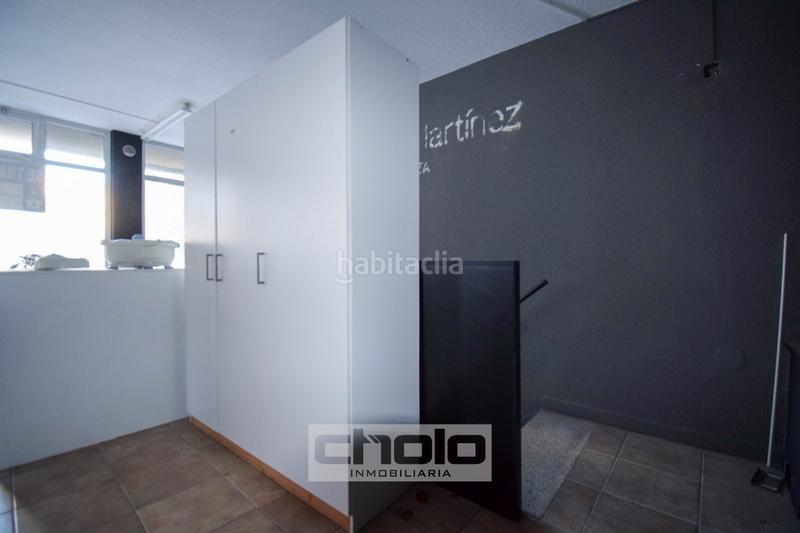 Foto 6a834698-d865-4d08-bb24-ff8cd9c2b6b4. Alquiler local comercial  en esquina acondicionado para peluquería próximo a calle orense con más de 13 m. de frente a calle, con mucha visi en Lugo