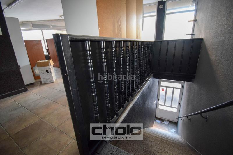 Foto bb04ade7-d14e-408f-bfa9-2f9c769b6285. Alquiler local comercial  en esquina acondicionado para peluquería próximo a calle orense con más de 13 m. de frente a calle, con mucha visi en Lugo