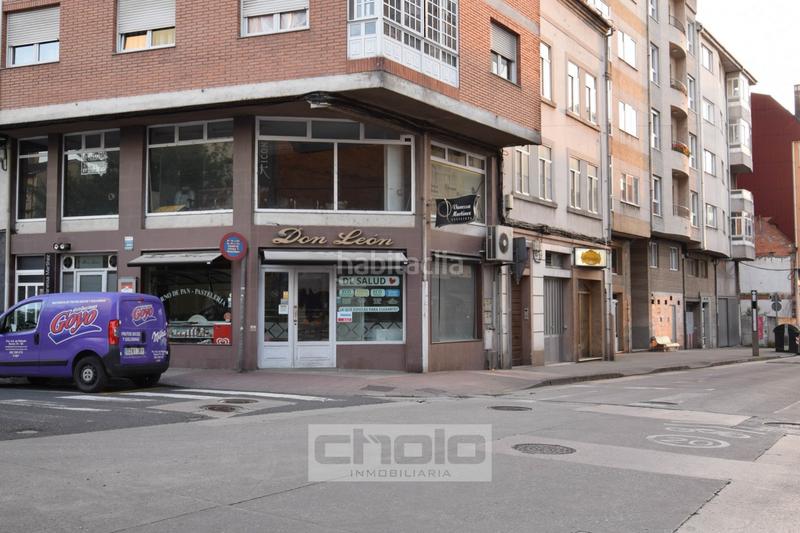 Foto ca13bdd4-ac82-4a66-ab40-1178c8343714. Alquiler local comercial  en esquina acondicionado para peluquería próximo a calle orense con más de 13 m. de frente a calle, con mucha visi en Lugo