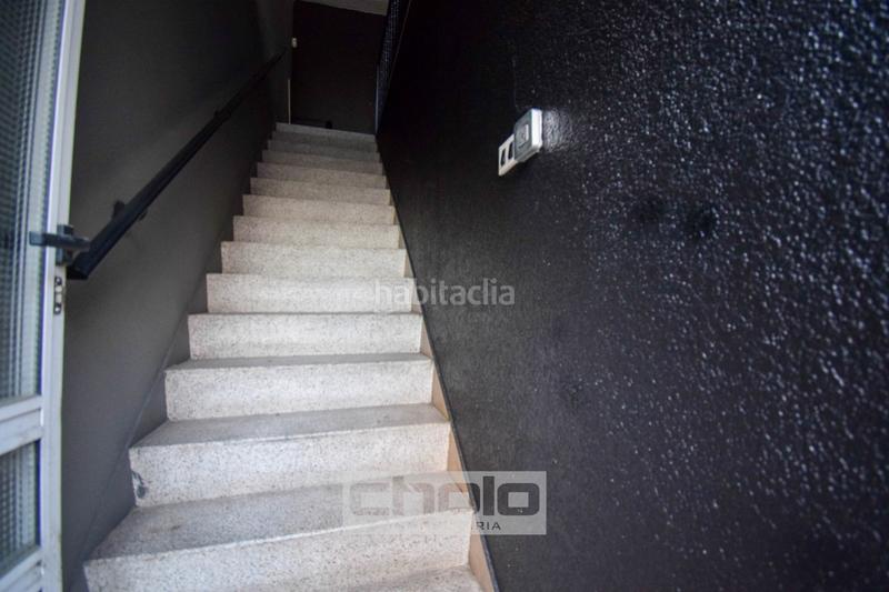 Foto f4e12f51-2a13-426e-8dbc-313f16397699. Alquiler local comercial  en esquina acondicionado para peluquería próximo a calle orense con más de 13 m. de frente a calle, con mucha visi en Lugo