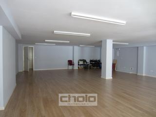 Rent Office space in Recatelo - O Carme. Oficina en alquiler