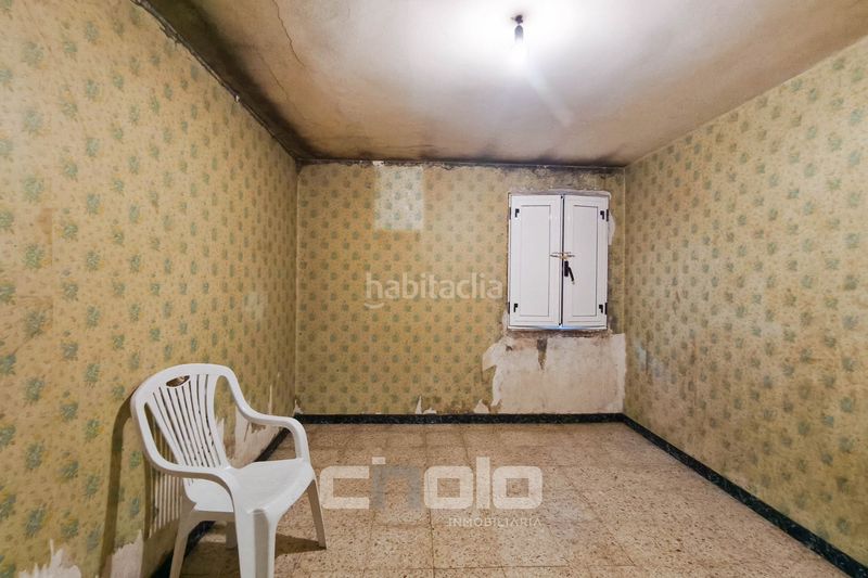 Foto 14987b78-389c-4eda-aa9f-56be5f0f9e45. Casa  en venta en Outeiro de Rei