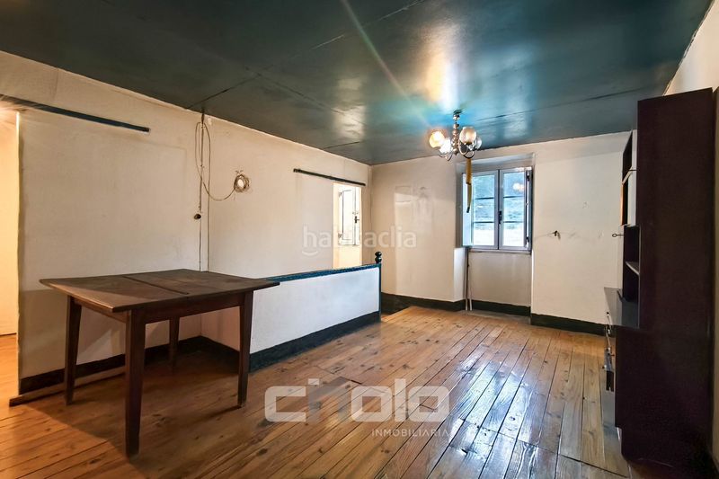 Foto 82eee04b-9f03-4731-bcf5-8fc5880f779f. Casa  en venta en Outeiro de Rei