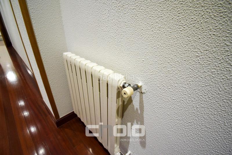 Foto 7313d927-3167-45d6-ba49-cf7d6324df9e. Piso  en venta en A Milagrosa Lugo