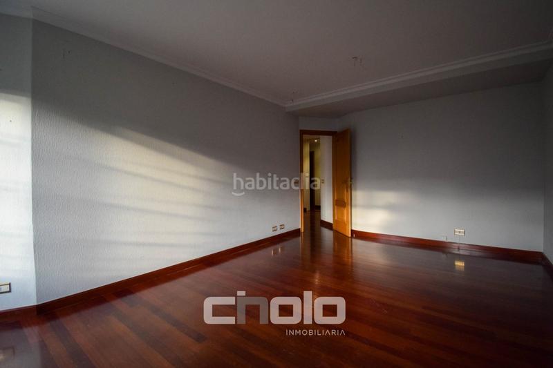 Foto 8dcf38c4-c60e-4347-9108-b44f57b78dba. Piso  en venta en A Milagrosa Lugo