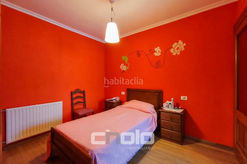 Foto 96b8abe9-d205-4197-81d1-90f31115fd4a. Piso  en venta en A Milagrosa Lugo