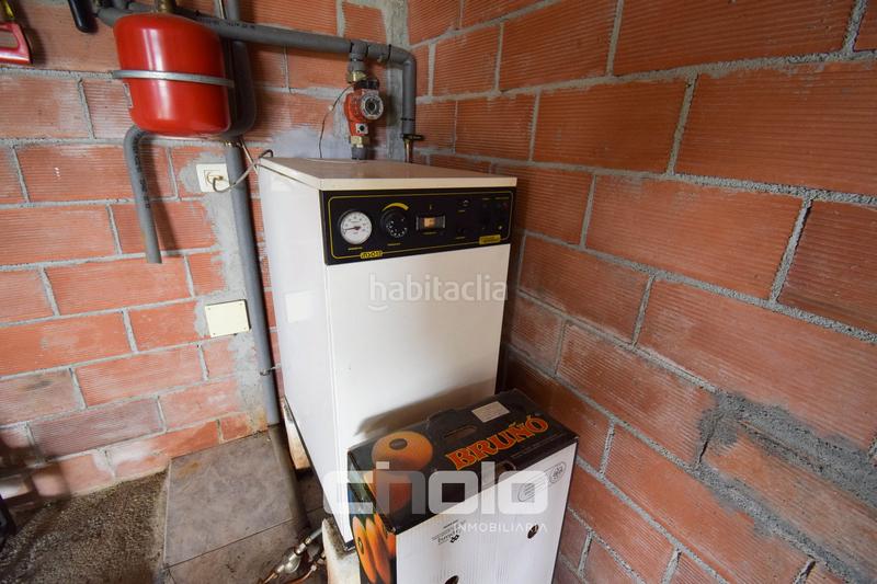 Foto 986eca66-cd19-4ba9-8857-10123cc344e8. Maison avec chauffage parking dans Guntín