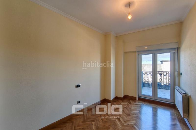 Foto 073c12e6-47d1-4262-b4a0-781077c44acf. Piso dúplex en venta en A Milagrosa Lugo