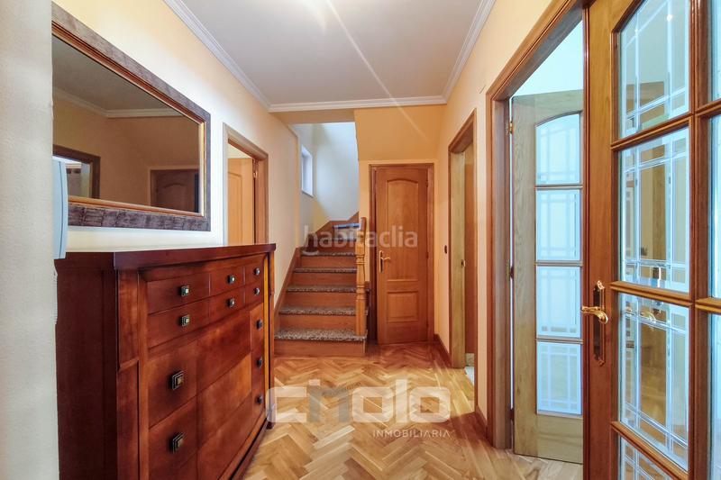 Foto 07d9dc91-c148-4aa8-ab2c-b9c6d229eb0f. Piso dúplex en venta en A Milagrosa Lugo