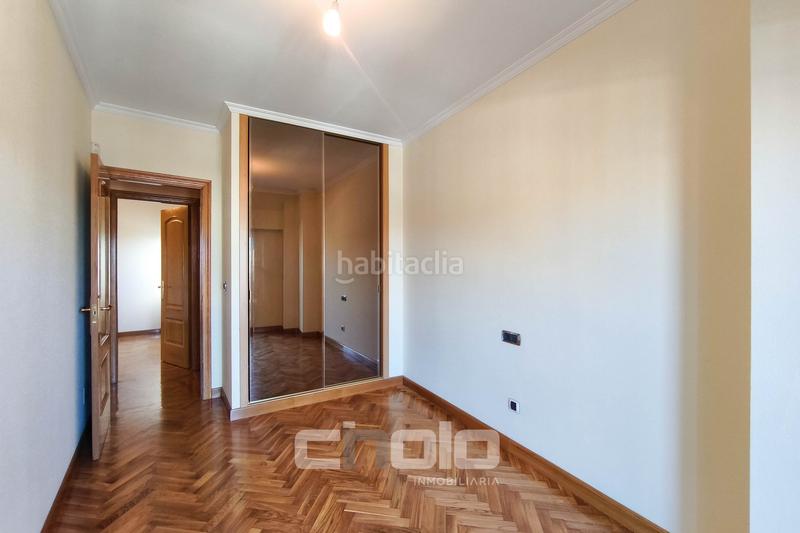 Foto 5d5f20e3-8451-4fc4-bc10-999db2865a21. Piso dúplex en venta en A Milagrosa Lugo