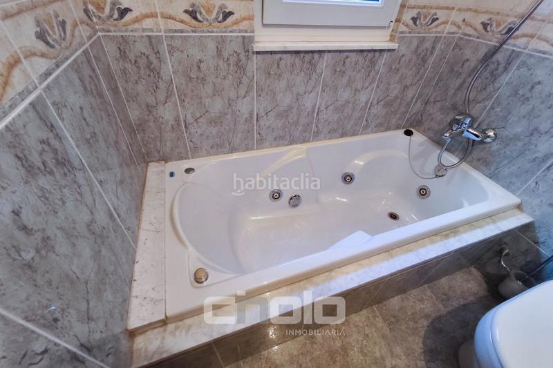 Foto ab40408c-8c54-496f-b72b-010acc79fa96. Piso dúplex en venta en A Milagrosa Lugo