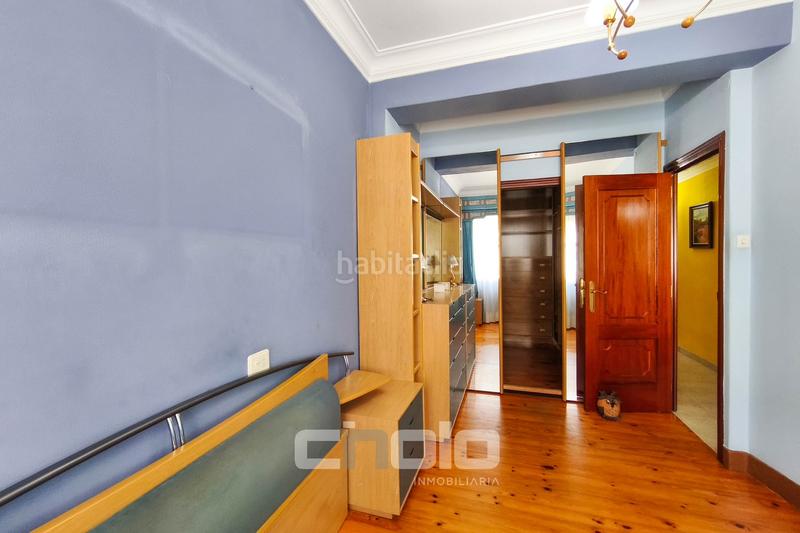 Foto 00c5d12a-f68b-4b3f-bf74-98ee5d552a32. Piso  en venta en A Milagrosa Lugo