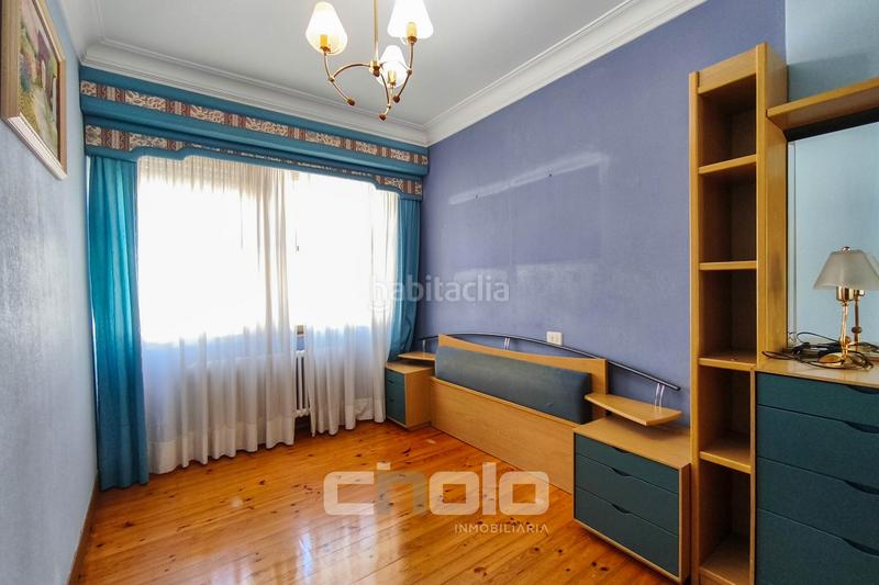 Foto 106ef2a9-19fa-40ab-94a0-a352986605a6. Piso  en venta en A Milagrosa Lugo