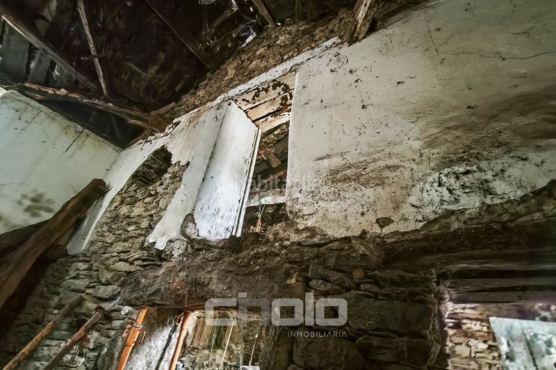 Foto a599199c-90eb-4937-b2ad-7f187e7abc7a. Casa aparellada a Begonte
