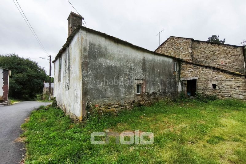 Foto c6acc21c-d27e-4b3c-ace4-21cbec6a44b3. Casa aparellada a Begonte