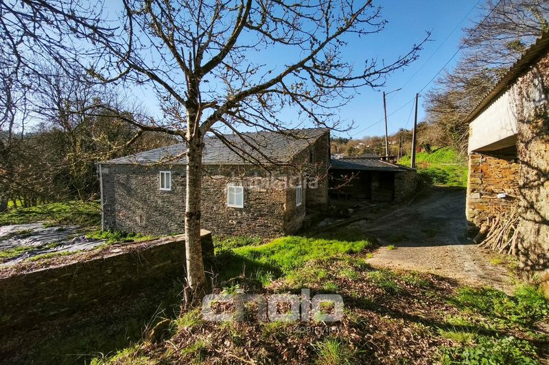 Foto d869abc4-bf3b-4d94-bb9c-f82b97da36cf. Casa a Castroverde
