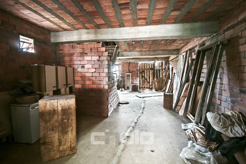 Foto 8a305748-2f20-4d48-8f7d-fe57d846cb1f. Edifici a Becerreá