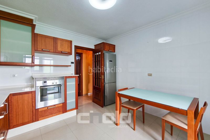 Foto f8ccaeeb-3b16-4324-8238-247b6df899fb. Pis amb calefacció aparcament a Paradai Lugo