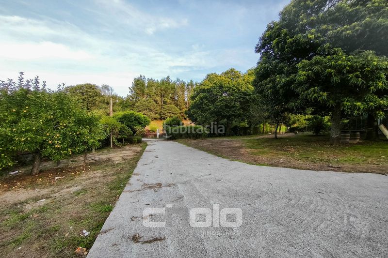 Foto f8753903-f111-4279-93d9-ab2418b455ff. Casa amb aparcament a Friol
