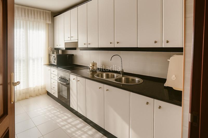 Foto aee7c391-16e4-49fc-bec4-8d81aa5fa490. Piso con garaje incluido en jesus arambarri en Rollo - Puente Ladrillo Salamanca