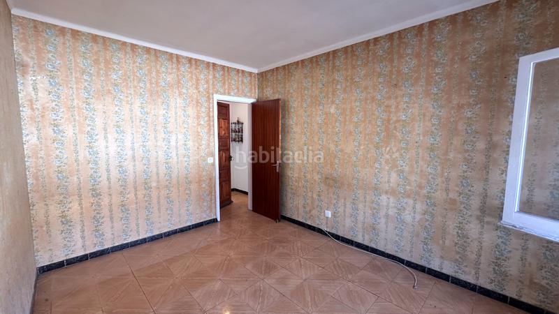 Foto 0a8a63eb-d61b-48bf-8600-7d048e031678. Casa aparellada a carrer dels paperers 12 a Sant Joan les Fonts