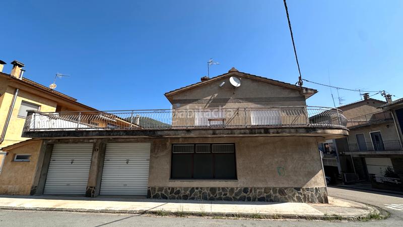 Foto 58e0e729-abc0-4439-88dd-97bf9afad00c. Casa aparellada a carrer dels paperers 12 a Sant Joan les Fonts