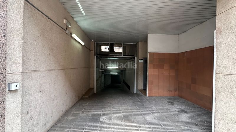 Foto 370a59ab-c584-4a3e-9930-5e73045cc3dc. Aparcament cotxe a carrer compositor pere aubert 22 a Olot