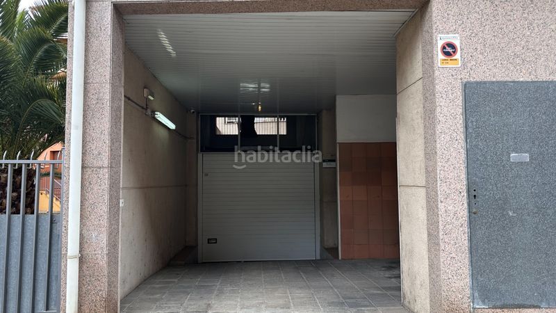 Foto 636154e3-80b9-43c5-9efc-01f2934902a6. Aparcament cotxe a carrer compositor pere aubert 22 a Olot