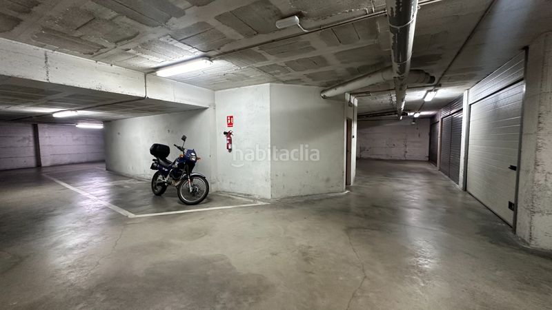 Foto baa81851-4908-4514-9352-c856c614ddbb. Aparcament cotxe a carrer compositor pere aubert 22 a Olot